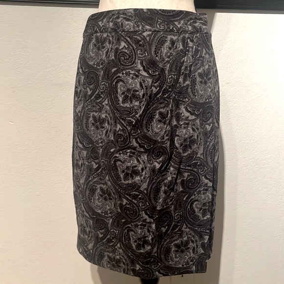 Brand new Talbots Skirt 55% Wool 45% Viscose size 4 - Picture 3 of 4